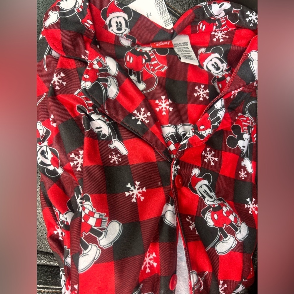 (#2) NWT Disney Mickey Mouse women’s extra large top long sleeve - Picture 3 of 3
